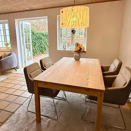 Villa 88 M2 Townhouse, Free Parking In The Heart Of Odense